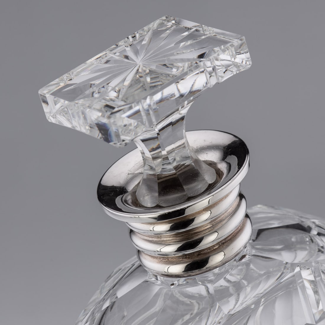 ANTIQUE 20thC ENGLISH ART DECO SOLID SILVER & CUT GLASS DECANTER c.1913 - 15