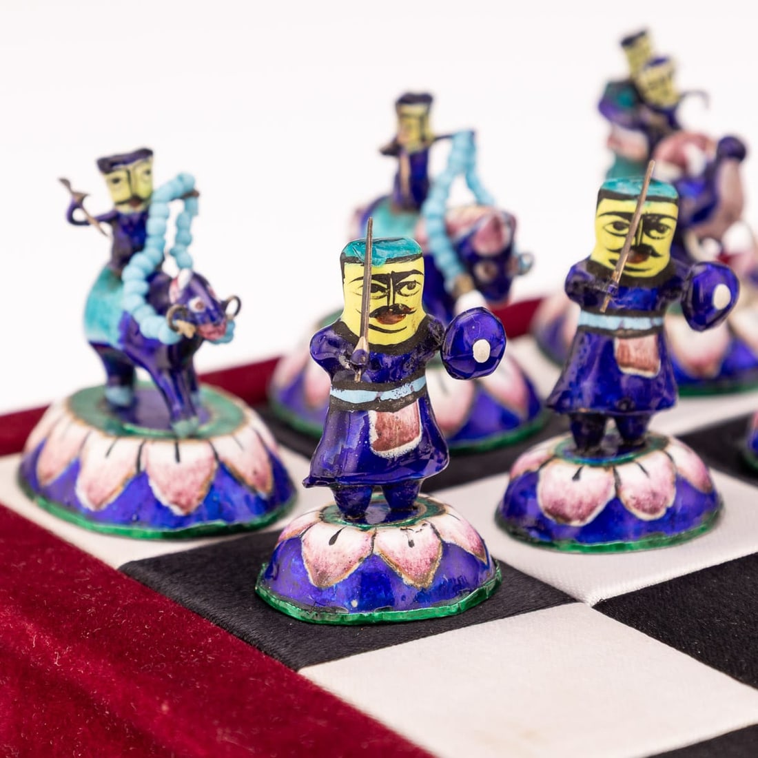20thC INDIAN SILVER & ENAMEL CHESS SET WITH SILK & VELVET BOARD, JAIPUR c.1950 - 18