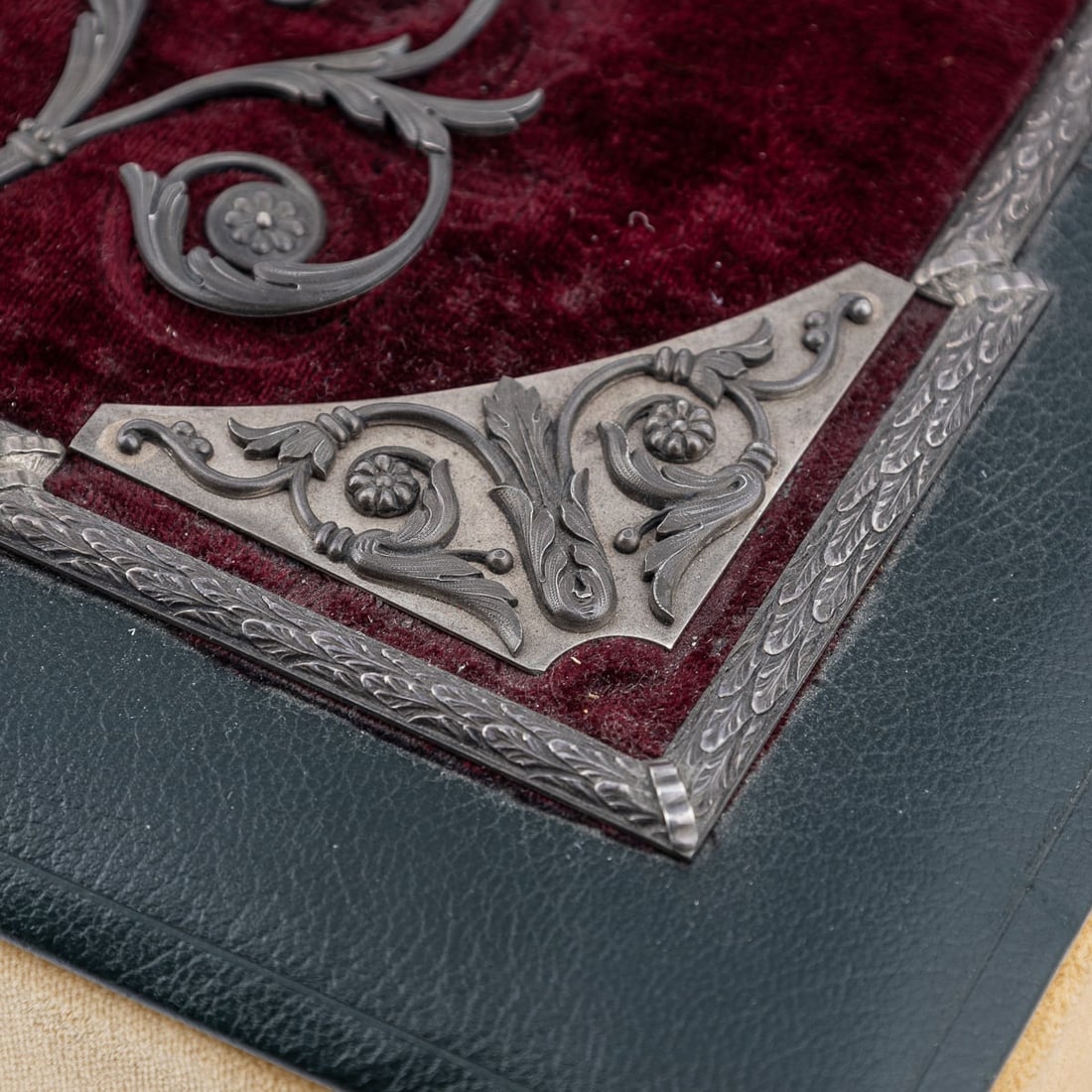 ANTIQUE 19thC RUSSIAN SOLID SILVER, VELVET & LEATHER BOOK COVER c.1890 - 18