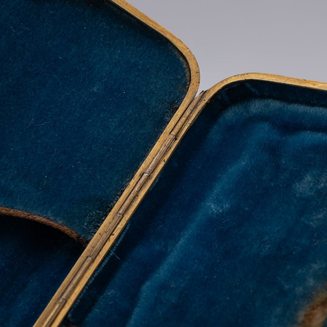 MID 20thC TURKISH GILT SOLID SILVER SPECTACLE CASE c.1940 - 10