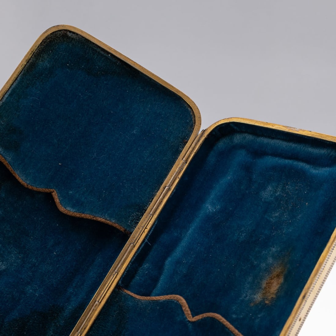 MID 20thC TURKISH GILT SOLID SILVER SPECTACLE CASE c.1940 - 9