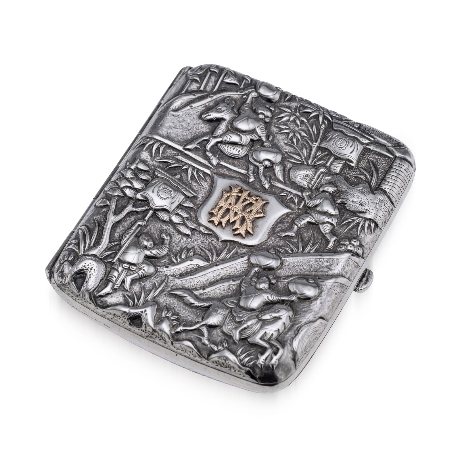 ANTIQUE 19thC CHINESE EXPORT SOLID SILVER CIGARETTE CASE, HUNG CHONG & CO c.1900: Antique early 20th Century Chinese export solid silver cigarette case, finely decorated with battle scenes on one side and a gold initials set within a central shield shaped cartouche. The reverse