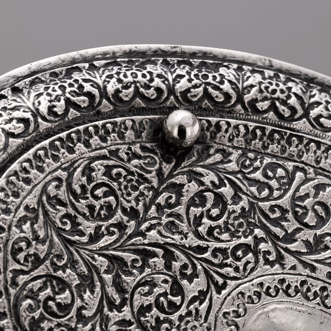 ANTIQUE 19thC INDIAN KUTCH SOLID SILVER DRESSING TABLE SET, MAWJI RAGHAVJI, BHUJ c.1890 - 15