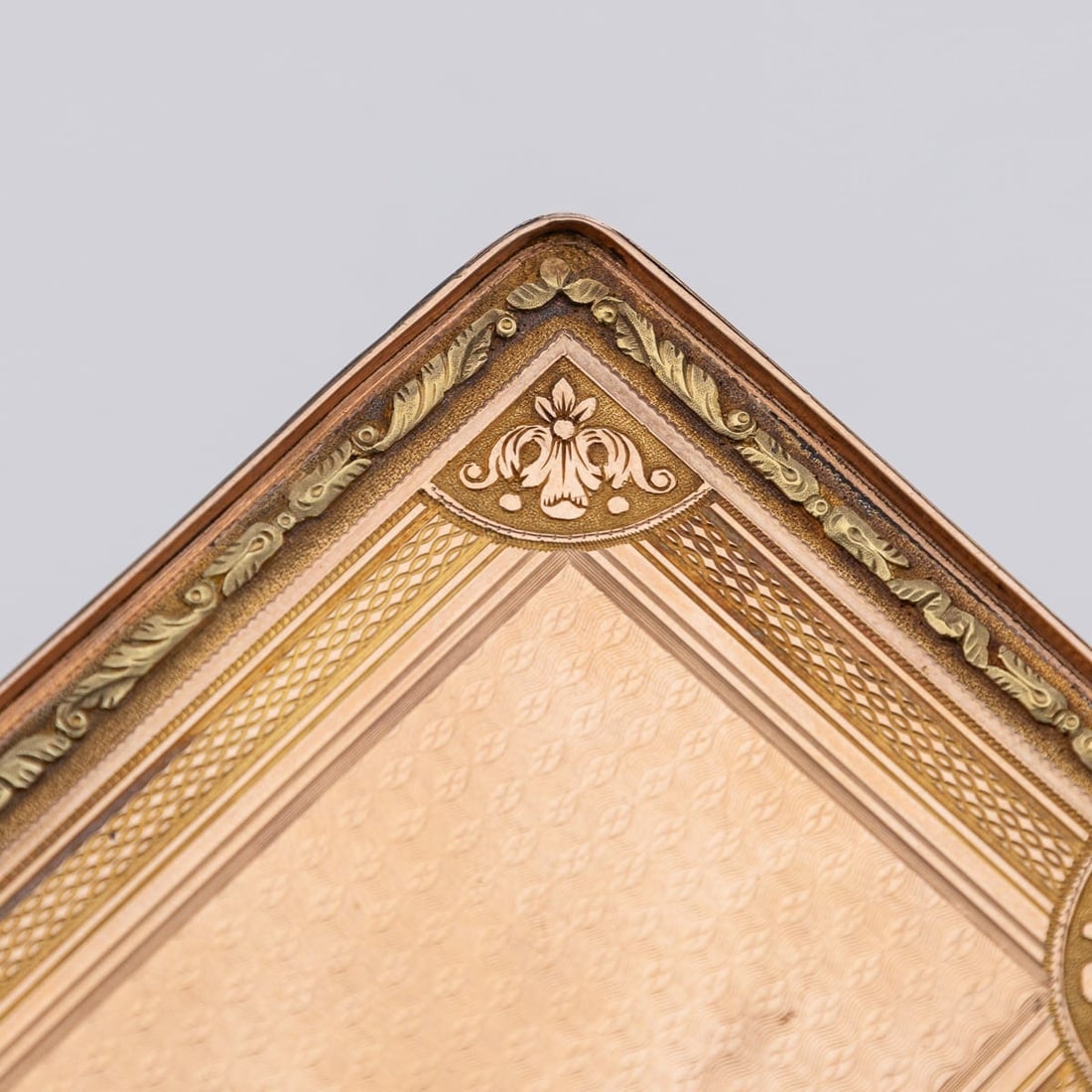 ANTIQUE 19thC GERMAN THREE-COLOUR 18k GOLD & JASPERWARE SNUFF BOX, HANAU c.1820 - 19