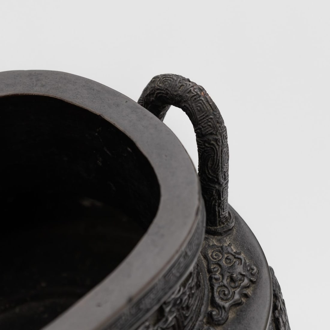 ANTIQUE 19thC JAPANESE BRONZE VESSEL IN THE STYLE OF THE 17thC EDO PERIOD - 10