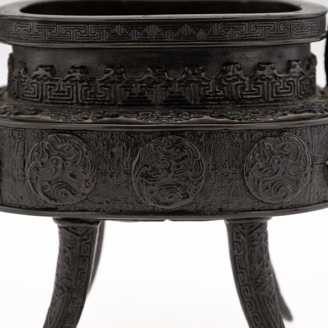 ANTIQUE 19thC JAPANESE BRONZE VESSEL IN THE STYLE OF THE 17thC EDO PERIOD - 18
