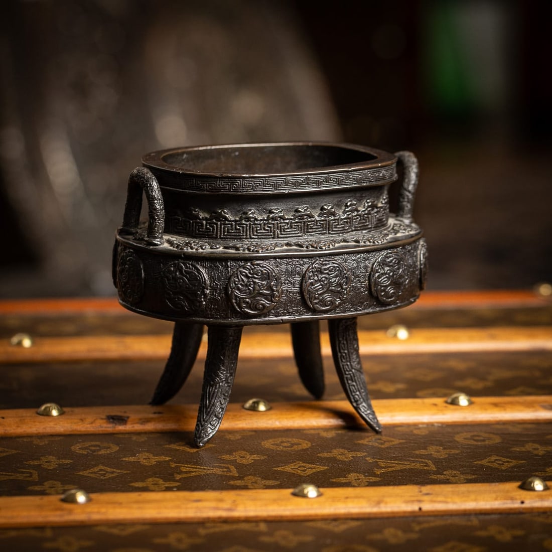 ANTIQUE 19thC JAPANESE BRONZE VESSEL IN THE STYLE OF THE 17thC EDO PERIOD - 2