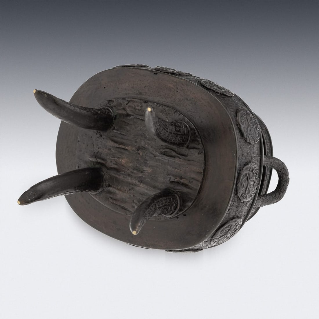 ANTIQUE 19thC JAPANESE BRONZE VESSEL IN THE STYLE OF THE 17thC EDO PERIOD - 9