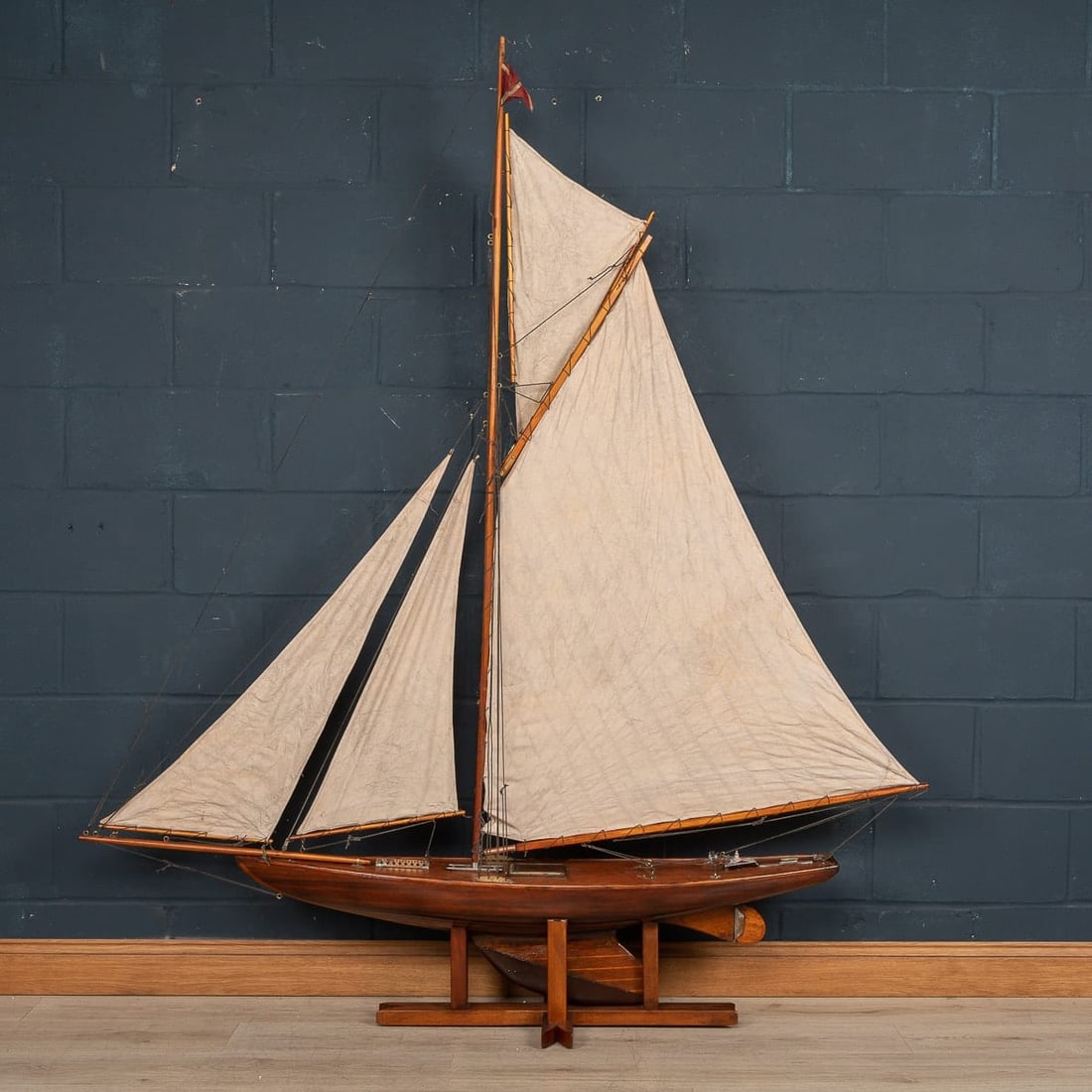 ANTIQUE 20thC ENGLISH GAFF RIGGED RACING WOOD POND YACHT c.1910 - 4