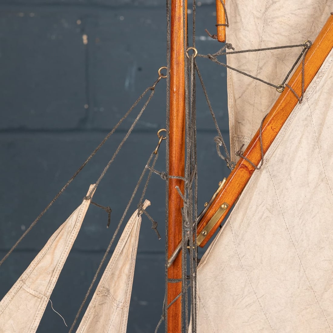 ANTIQUE 20thC ENGLISH GAFF RIGGED RACING WOOD POND YACHT c.1910 - 9