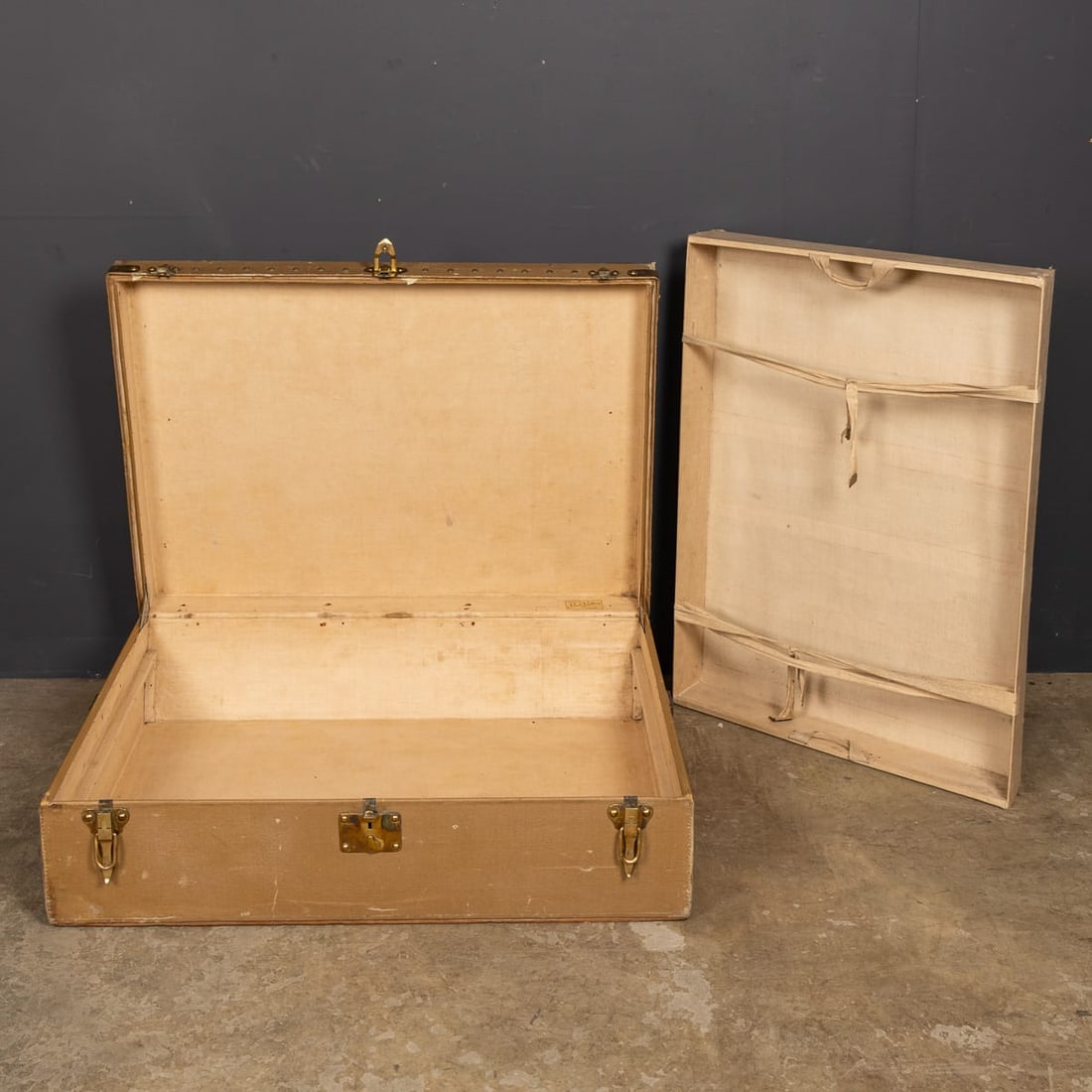 VINTAGE 20thC LOUIS VUITTON CAR TRUNK IN GREY VUITTONITE CANVAS, PARIS c.1930 - 10