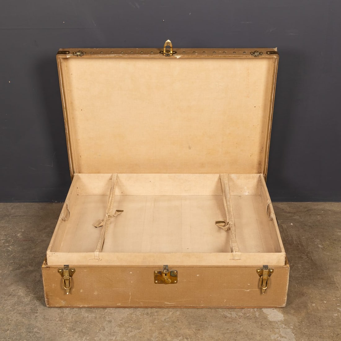 VINTAGE 20thC LOUIS VUITTON CAR TRUNK IN GREY VUITTONITE CANVAS, PARIS c.1930 - 9