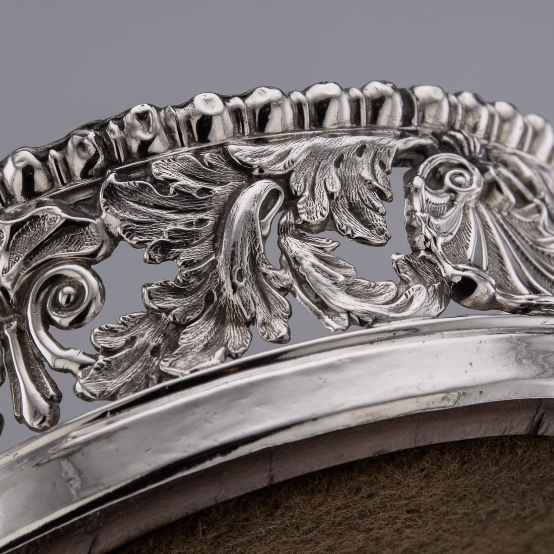 ANTIQUE 19thC GEORGIAN SOLID SILVER PAIR OF WINE COASTERS, SHEFFIELD c.1810 - 9