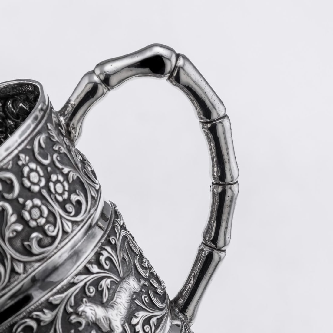 ANTIQUE 19thC INDIAN KUTCH SOLID SILVER MUG, OOMERSI MAWJI, BHUJ c.1890 - 15