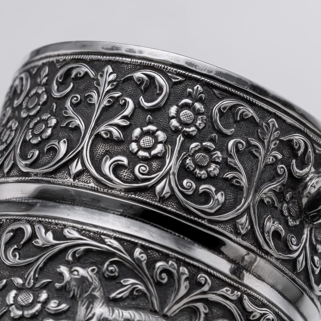 ANTIQUE 19thC INDIAN KUTCH SOLID SILVER MUG, OOMERSI MAWJI, BHUJ c.1890 - 18