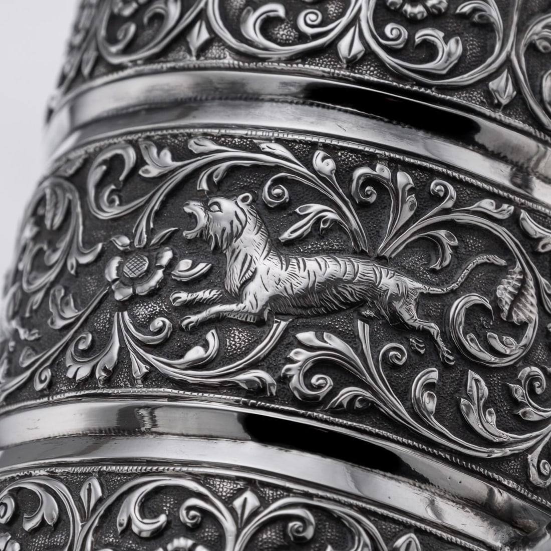 ANTIQUE 19thC INDIAN KUTCH SOLID SILVER MUG, OOMERSI MAWJI, BHUJ c.1890 - 20