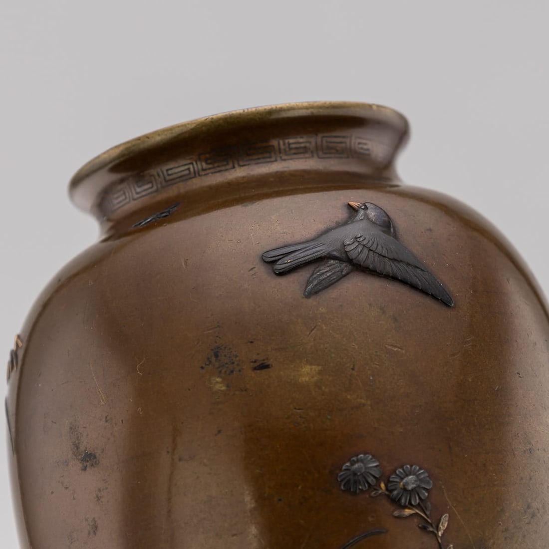 ANTIQUE 19thC JAPANESE MEIJI PERIOD MITSUNORIAN INLAID BRONZE OVOID VASE C.1890 - 17