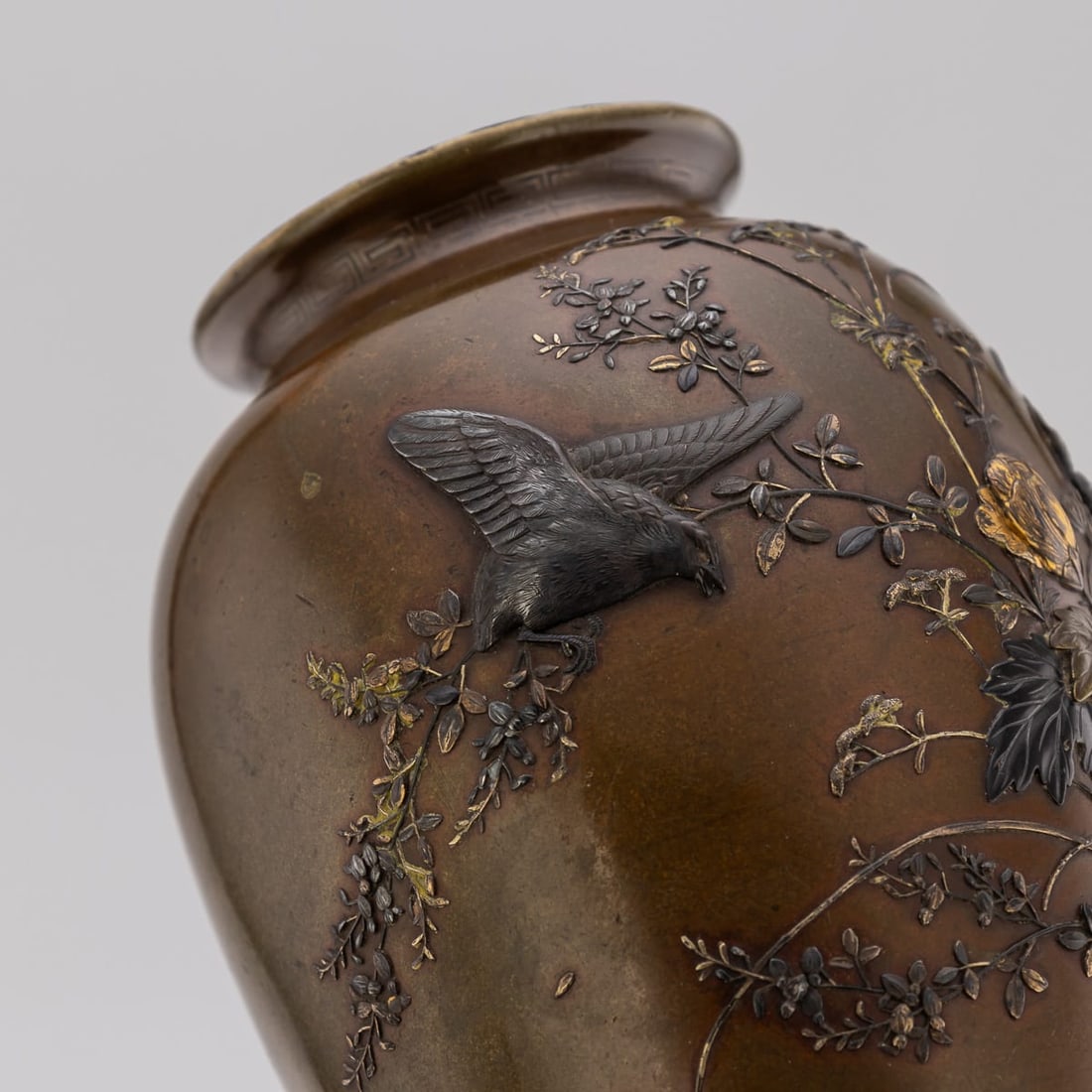 ANTIQUE 19thC JAPANESE MEIJI PERIOD MITSUNORIAN INLAID BRONZE OVOID VASE C.1890 - 7