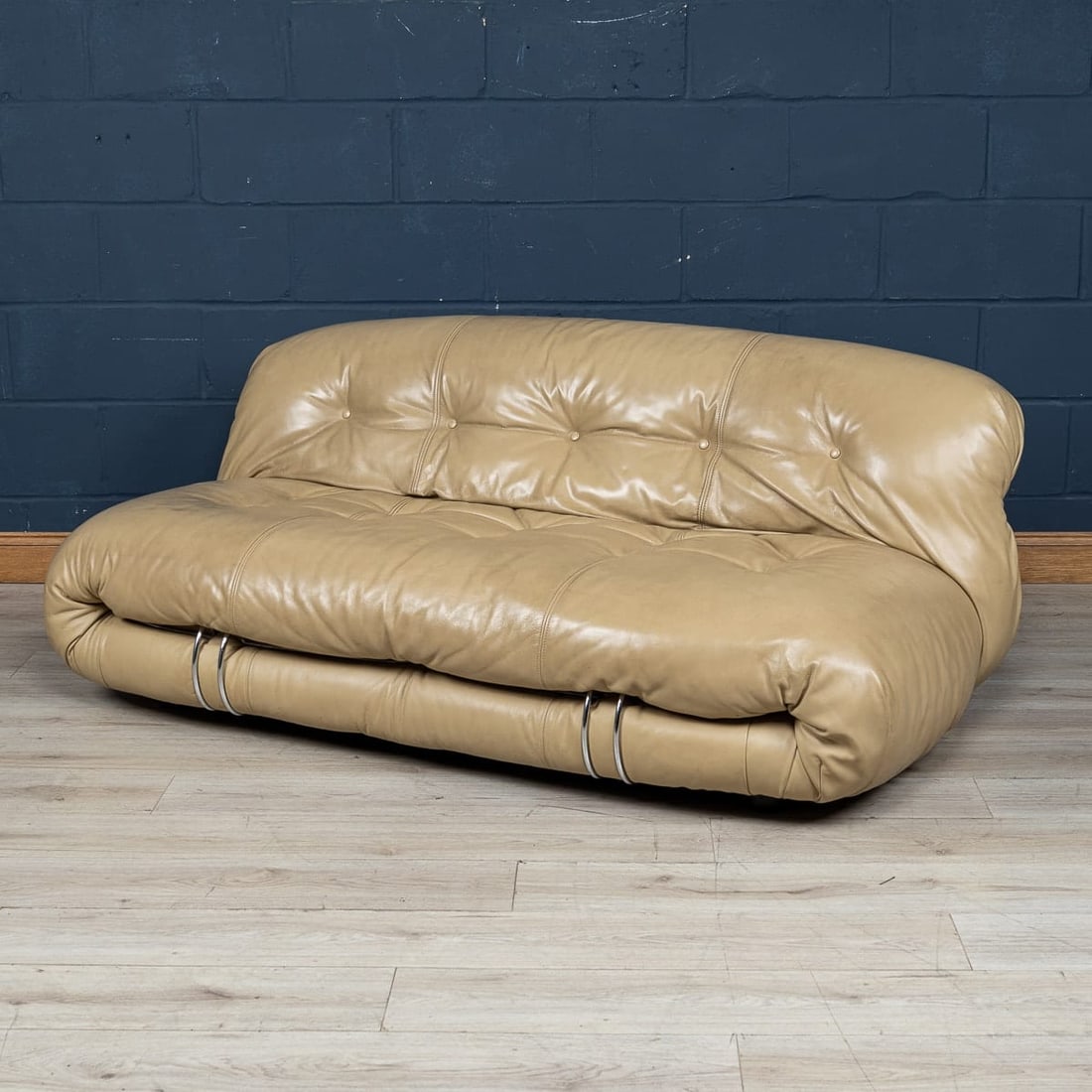 ITALIAN 20thC BEIGE "SORIANA" LEATHER SOFA BY TOBIA SCARPA FOR CASSINA - 6