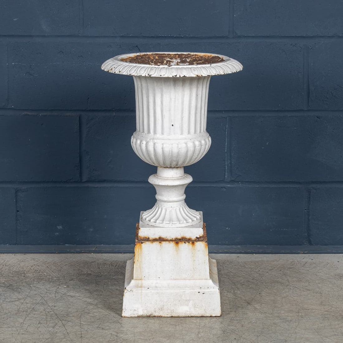 ANTIQUE 20thC EDWARDIAN WHITE CAST IRON GARDEN URN, ENGLAND c.1910 - 2
