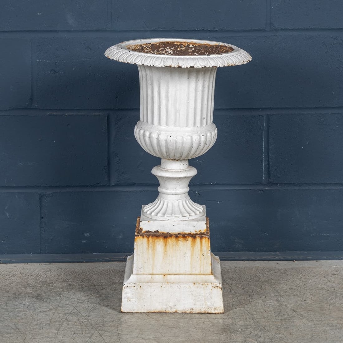 ANTIQUE 20thC EDWARDIAN WHITE CAST IRON GARDEN URN, ENGLAND c.1910 - 5