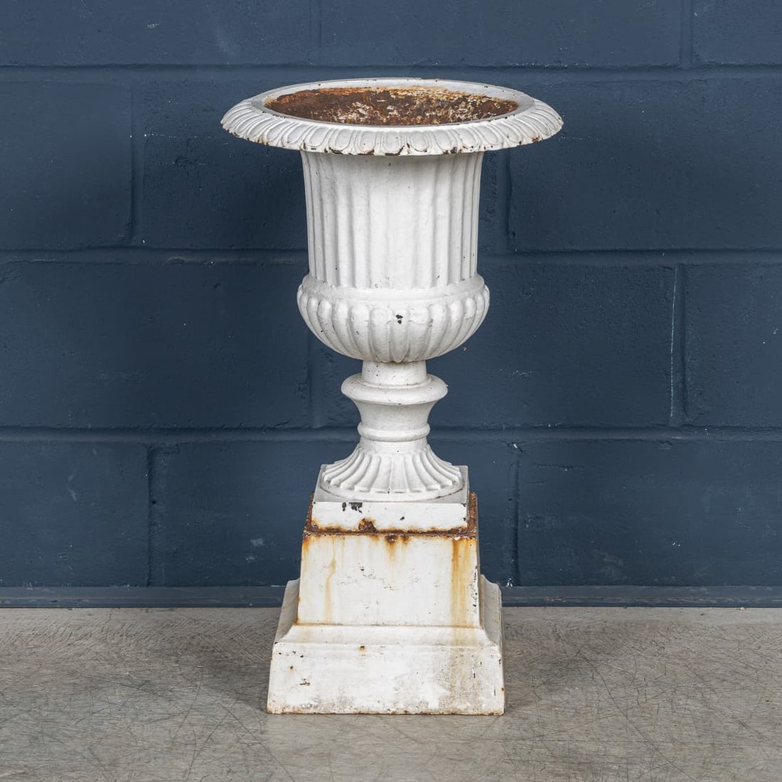 ANTIQUE 20thC EDWARDIAN WHITE CAST IRON GARDEN URN, ENGLAND c.1910 - 6