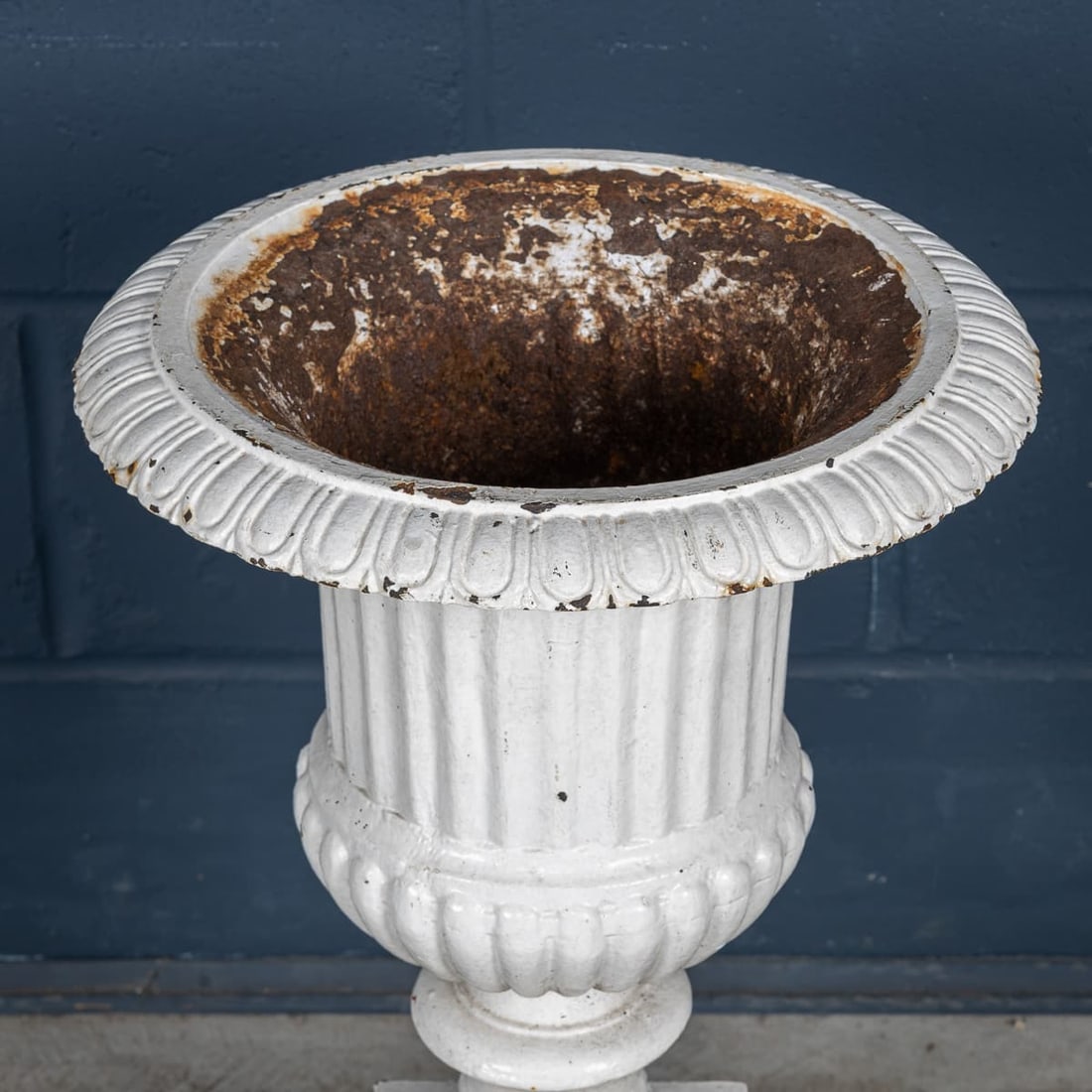 ANTIQUE 20thC EDWARDIAN WHITE CAST IRON GARDEN URN, ENGLAND c.1910 - 8