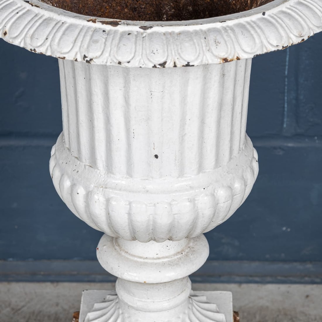ANTIQUE 20thC EDWARDIAN WHITE CAST IRON GARDEN URN, ENGLAND c.1910 - 9