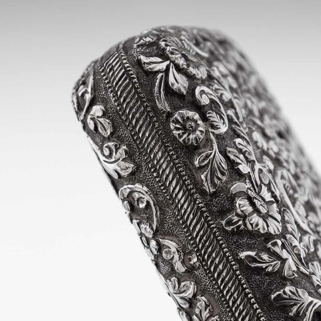 ANTIQUE 19thC INDIAN KUTCH SOLID SILVER CIGAR CASE c.1880 - 19