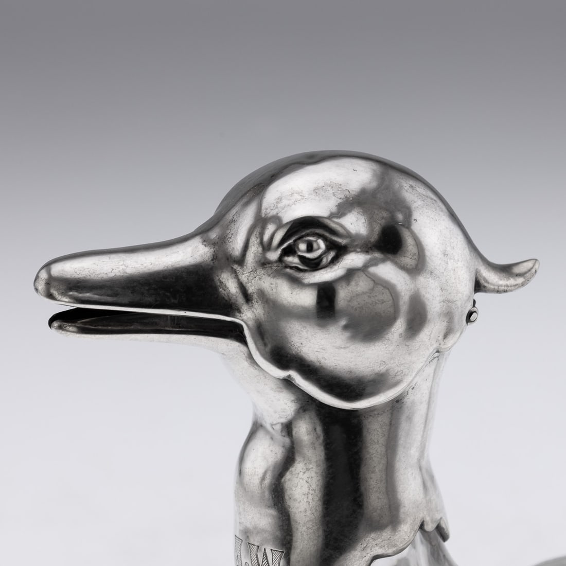 20thC CONTINENTAL SOLID SILVER & CLEAR GLASS NOVELTY 'DUCK' CLARET JUG - 9