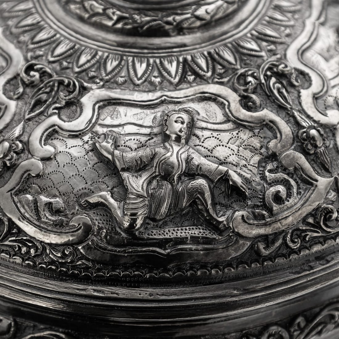ANTIQUE 19thC BURMESE SOLID SILVER BETEL BOX ON STAND, RANGOON c.1890 - 14