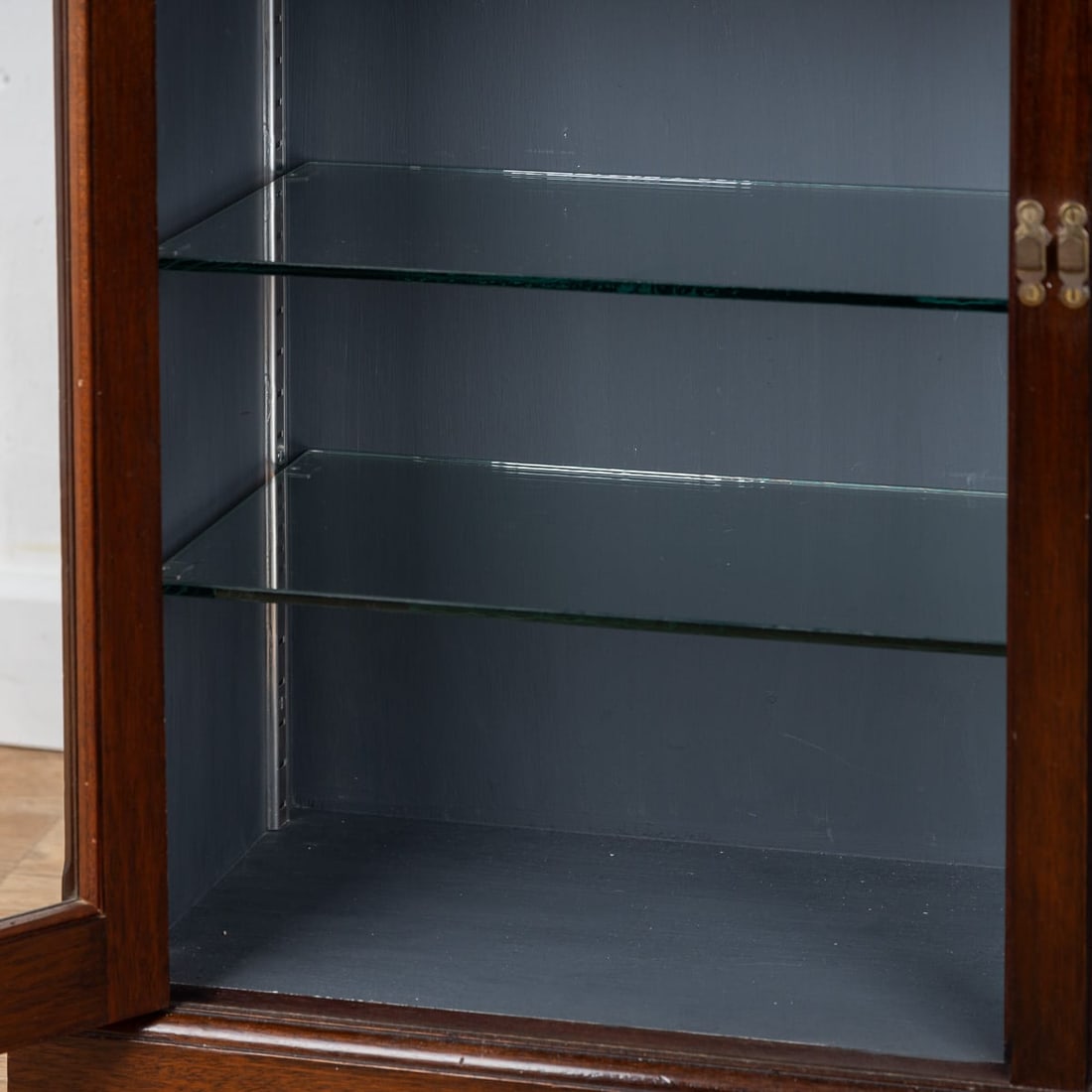 ANTIQUE 20thC MAHOGANY DISPLAY CABINET c.1920 - 11
