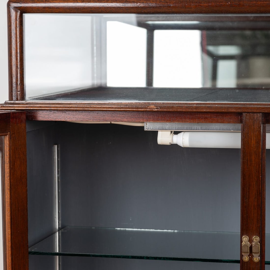 ANTIQUE 20thC MAHOGANY DISPLAY CABINET c.1920 - 12