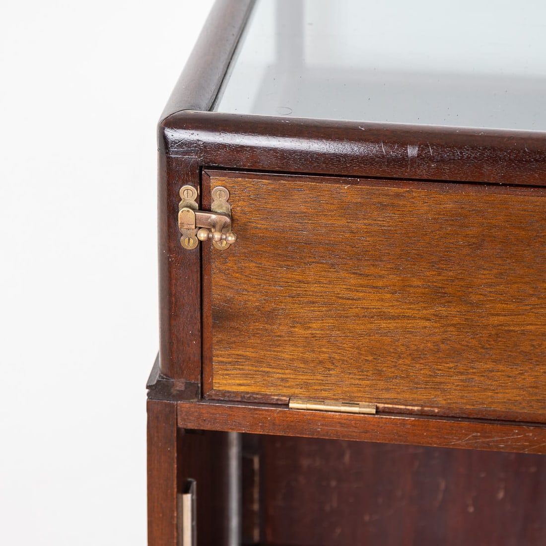 ANTIQUE 20thC MAHOGANY DISPLAY CABINET c.1920 - 5