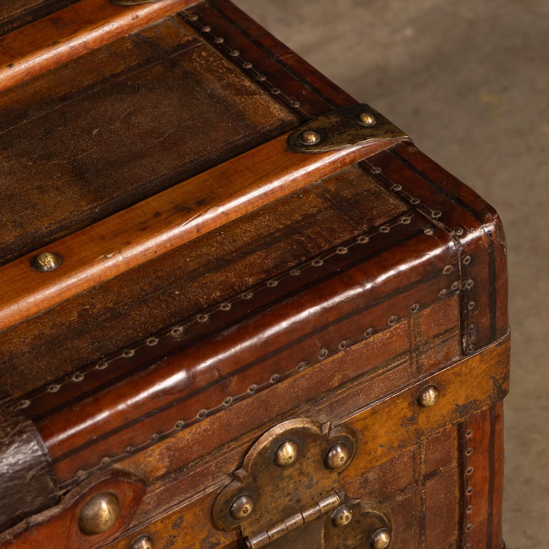 ANTIQUE 19thC VICTORIAN LEATHER TRAVEL TRUNK c.1870 - 16