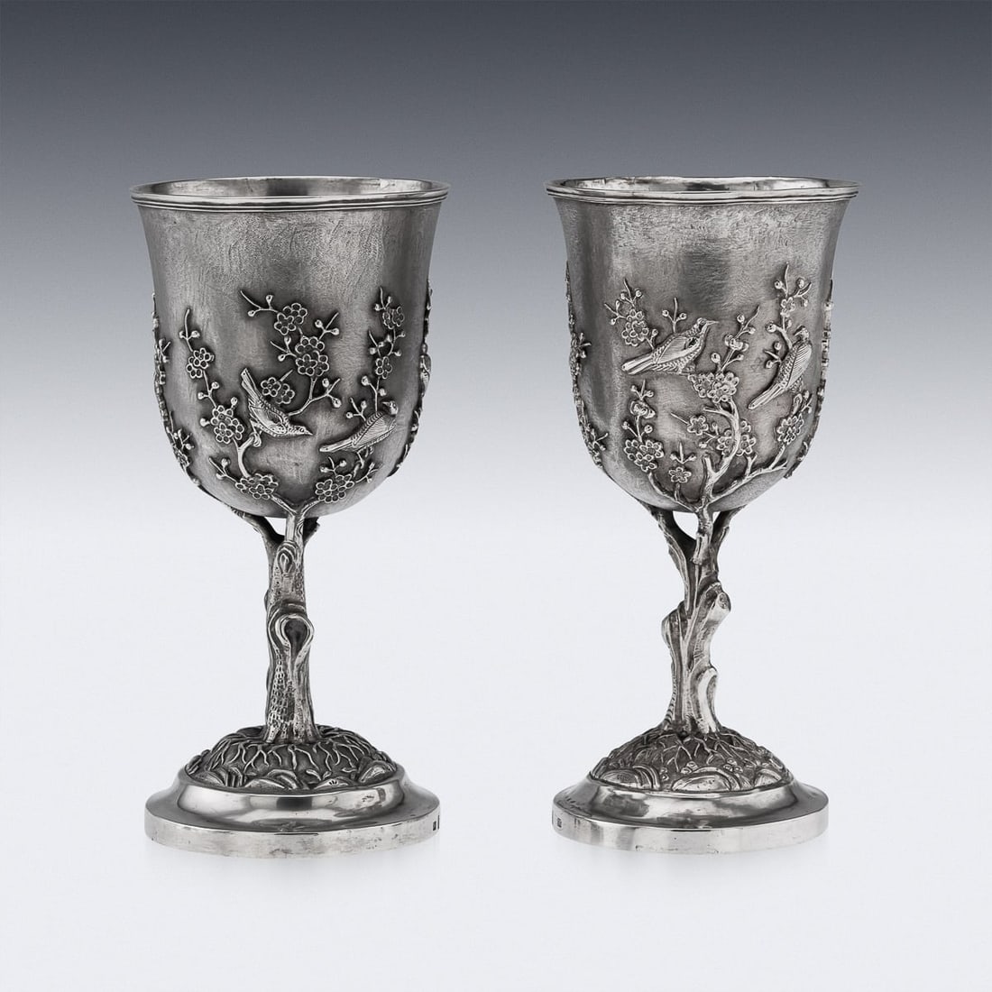 ANTIQUE 19thC CHINESE RARE PAIR OF EXPORT SOLID SILVER GOBLETS, CUMSHING c.1880 - 5