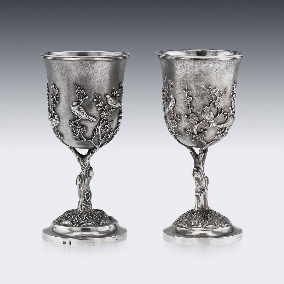 ANTIQUE 19thC CHINESE RARE PAIR OF EXPORT SOLID SILVER GOBLETS, CUMSHING c.1880 - 6