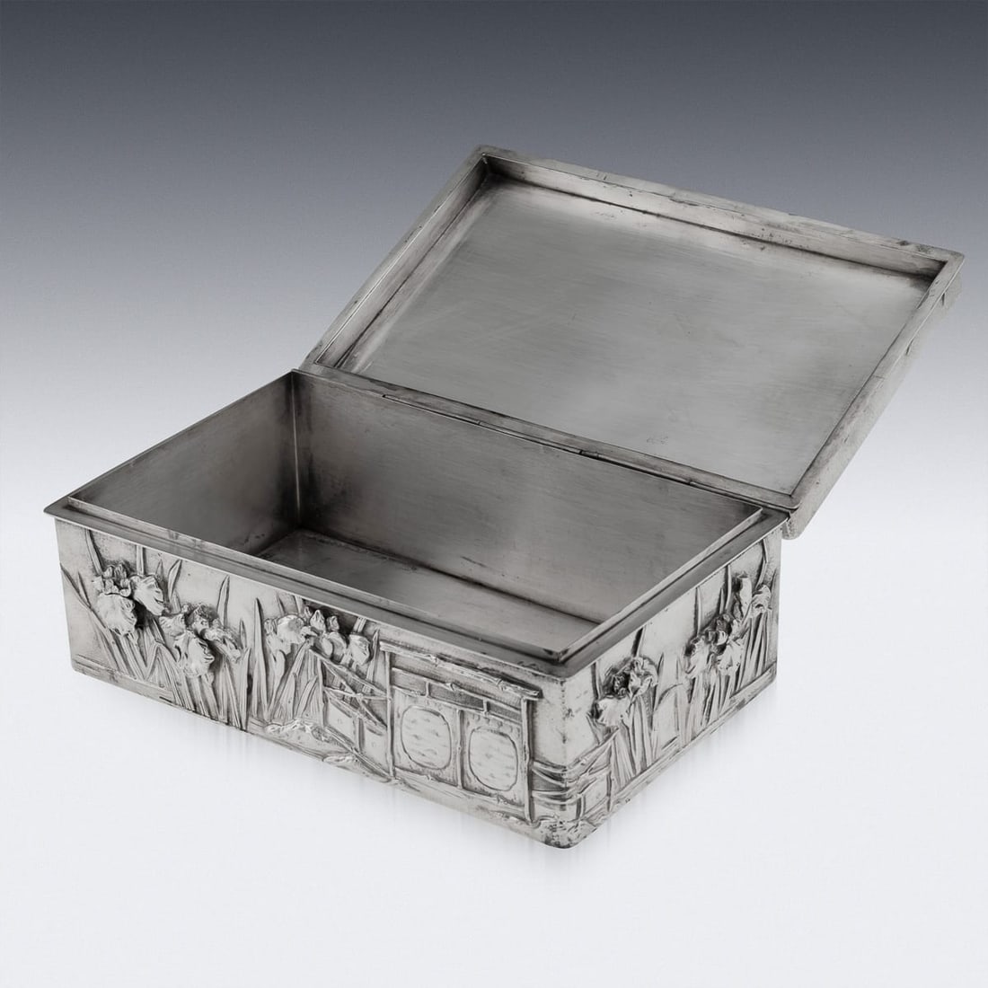 ANTIQUE 20thC JAPANESE MEIJI SOLID SILVER IRIS FLOWER CIGAR BOX, ZUAN c.1900 - 10