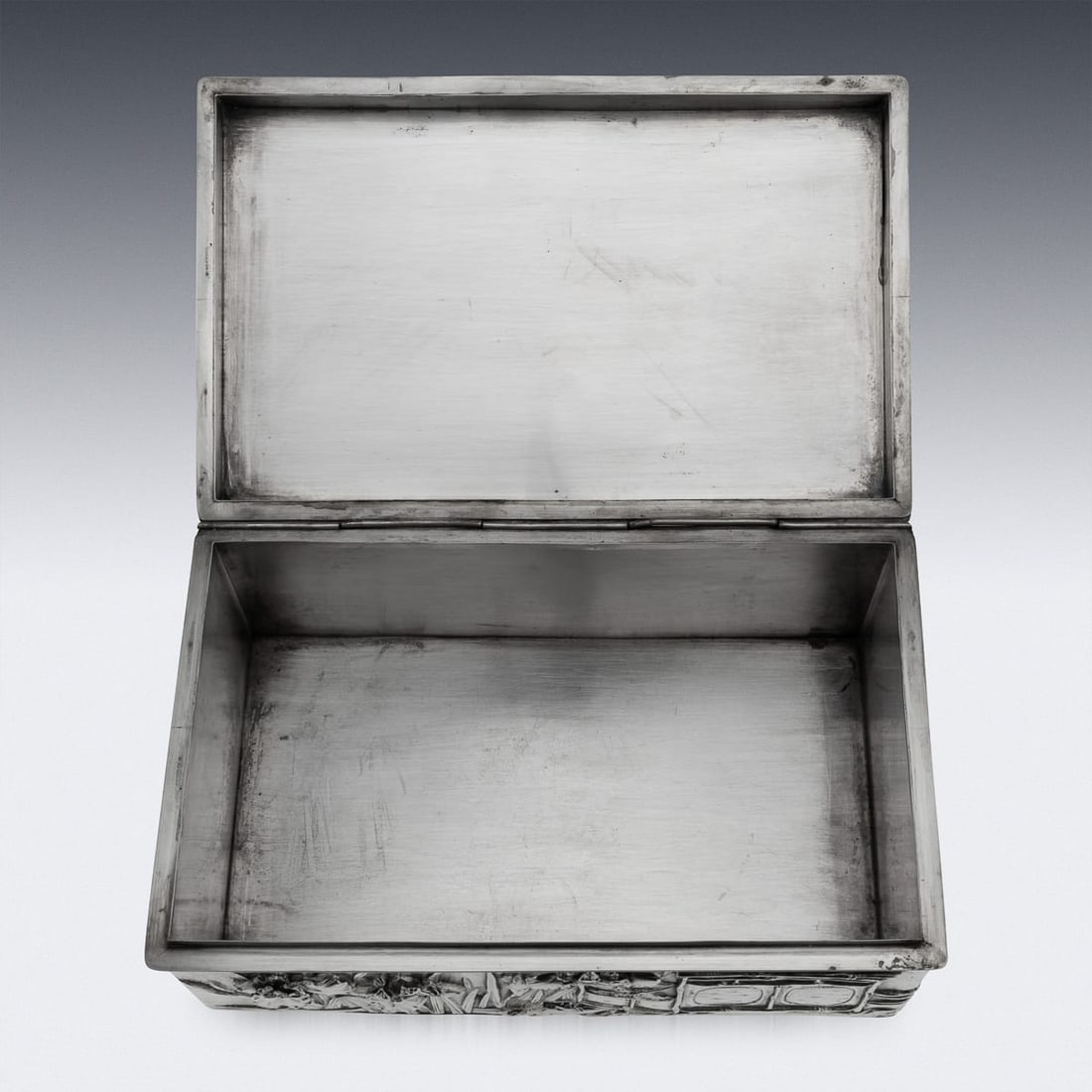 ANTIQUE 20thC JAPANESE MEIJI SOLID SILVER IRIS FLOWER CIGAR BOX, ZUAN c.1900 - 11