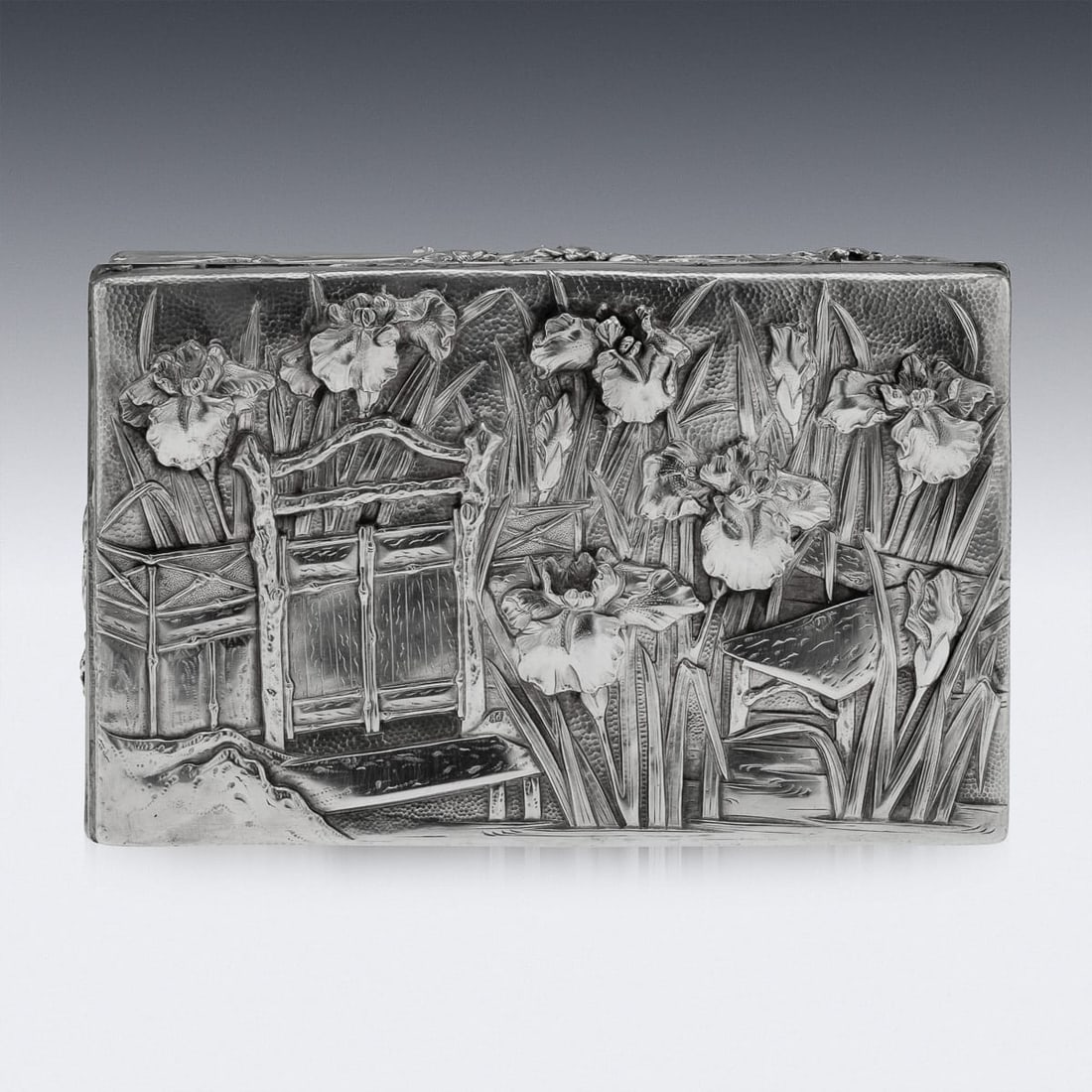 ANTIQUE 20thC JAPANESE MEIJI SOLID SILVER IRIS FLOWER CIGAR BOX, ZUAN c.1900 - 8