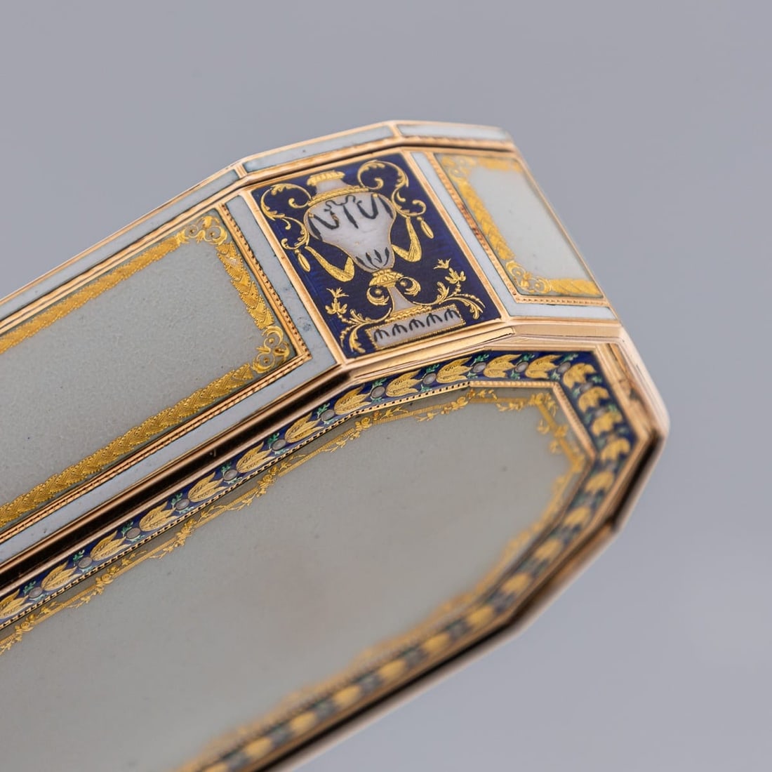 ANTIQUE 18thC GERMAN 18k GOLD & ENAMEL SNUFF BOX, FRERES JORDAN, HANAU c.1790 - 16
