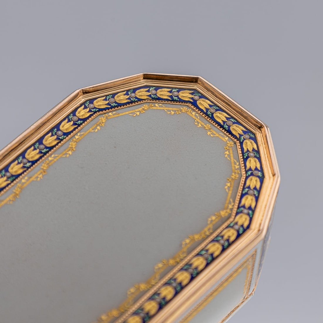 ANTIQUE 18thC GERMAN 18k GOLD & ENAMEL SNUFF BOX, FRERES JORDAN, HANAU c.1790 - 18