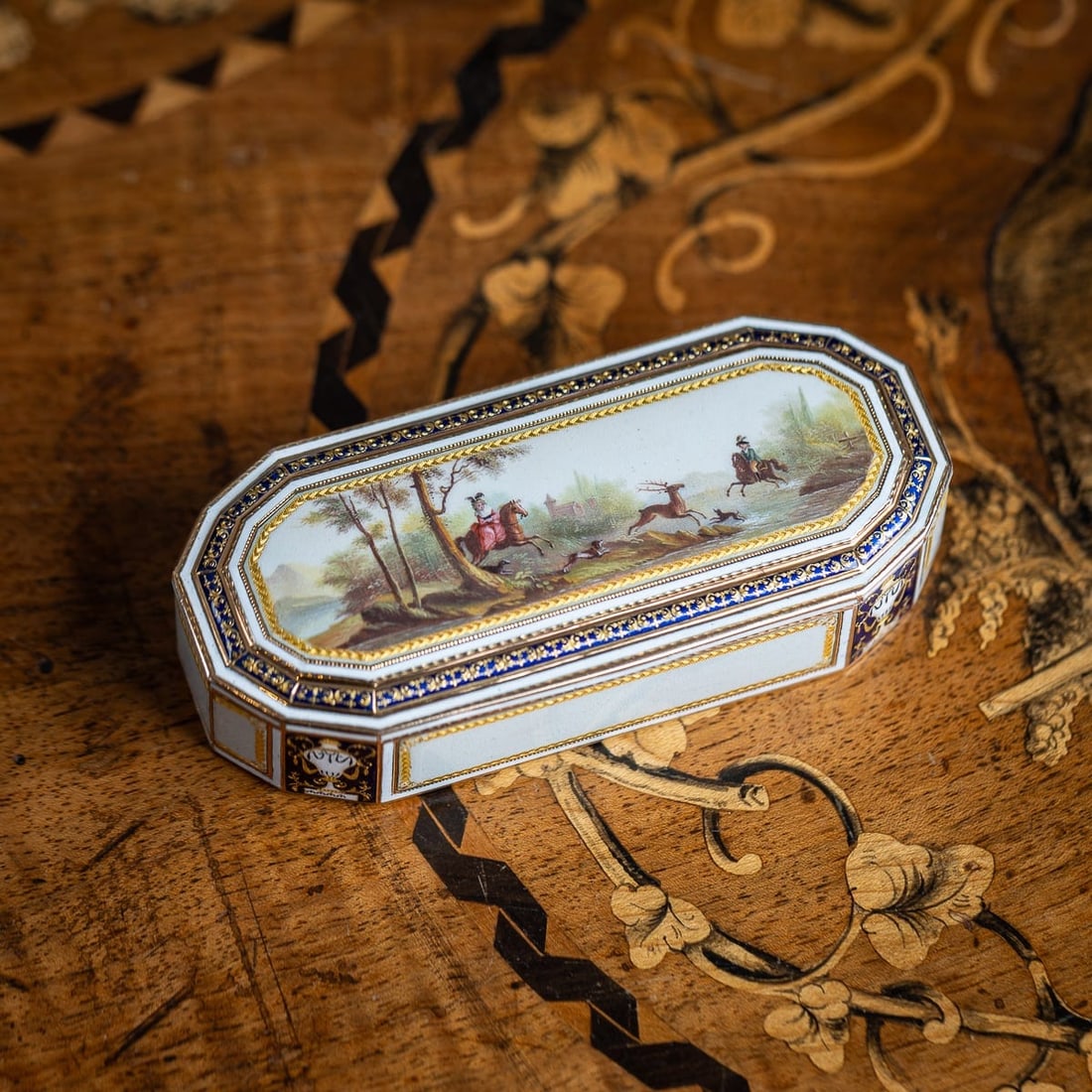 ANTIQUE 18thC GERMAN 18k GOLD & ENAMEL SNUFF BOX, FRERES JORDAN, HANAU c.1790 - 2
