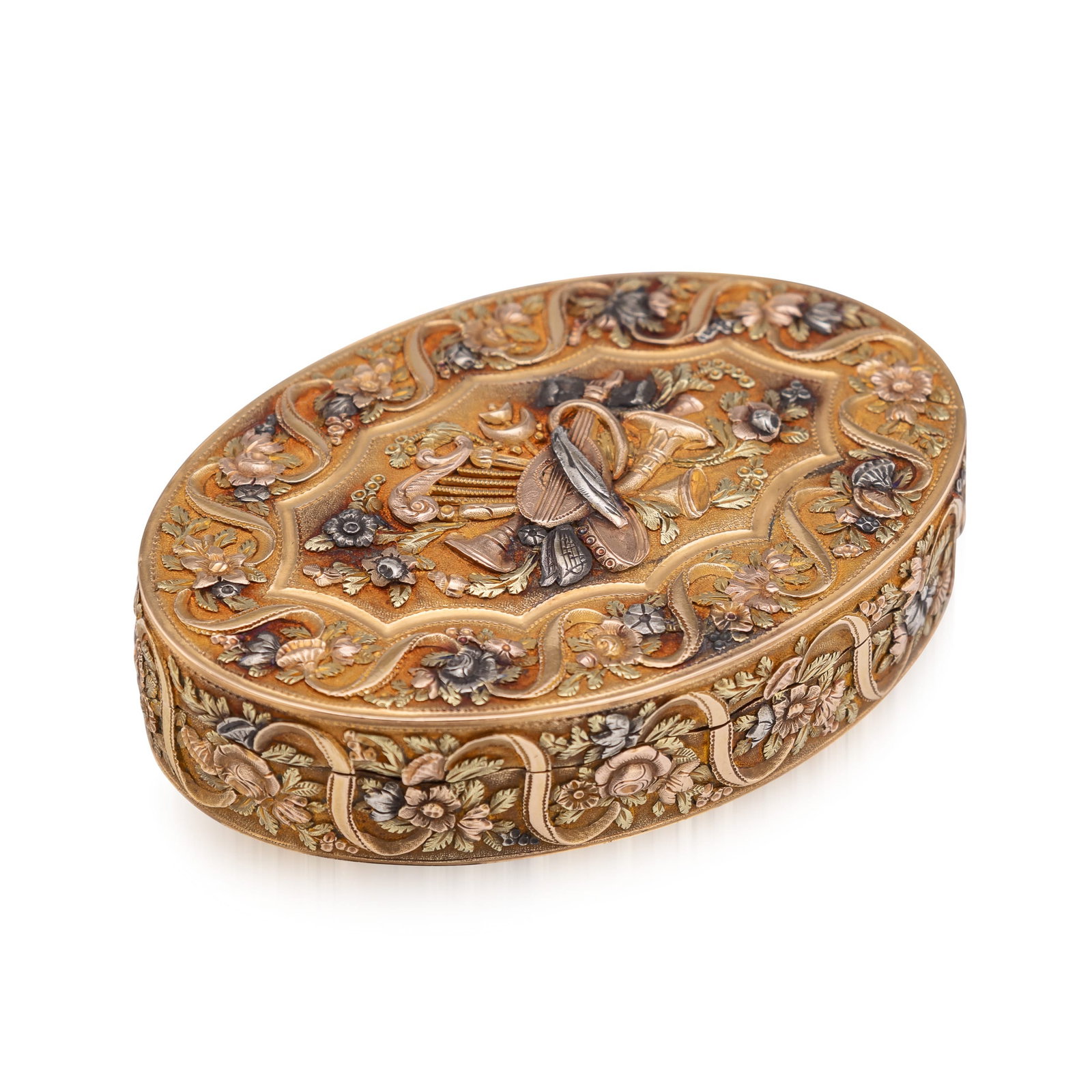 ANTIQUE 19thC CONTINENTAL THREE COLOUR 18K GOLD SNUFF BOX c.1800: Antique early-19th Century Continental 18k three-colour gold oval snuff box, the cover finely decorated in rose, yellow, and platinum with a central musical trophy composed of instruments and