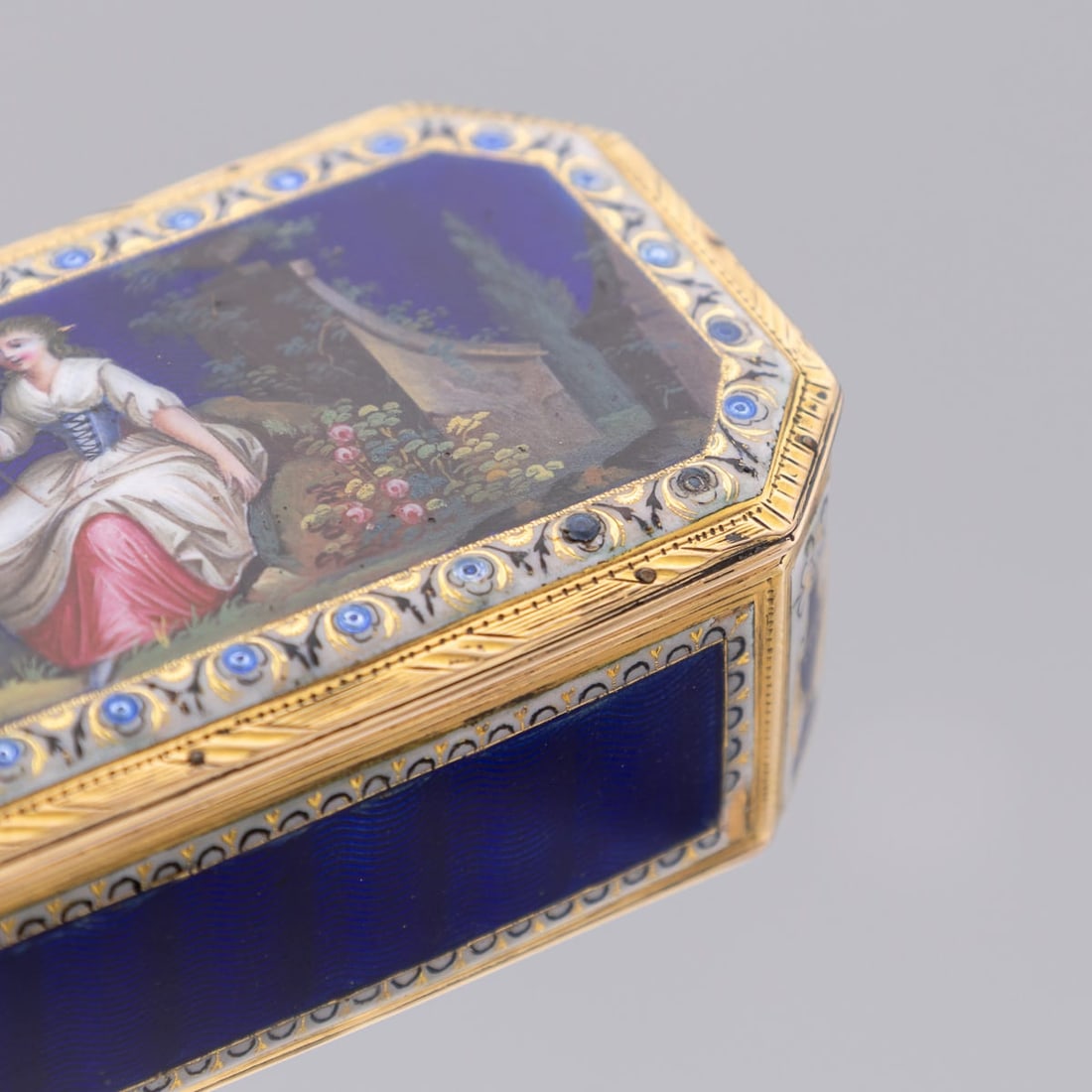 ANTIQUE 19thC GERMAN 18K GOLD & ENAMEL SNUFF BOX, HANAU c.1820 - 18