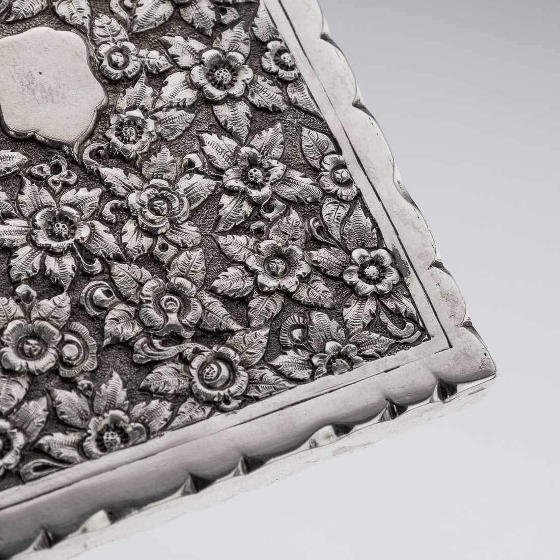 ANTIQUE 19thC INDIAN KUTCH SOLID SILVER CIGARETTE CASE c.1890 - 13
