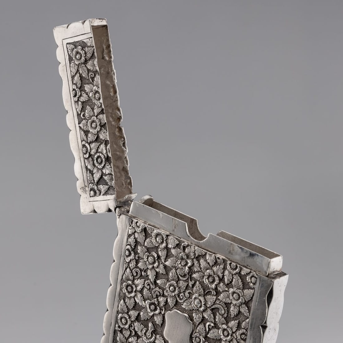 ANTIQUE 19thC INDIAN KUTCH SOLID SILVER CIGARETTE CASE c.1890 - 6