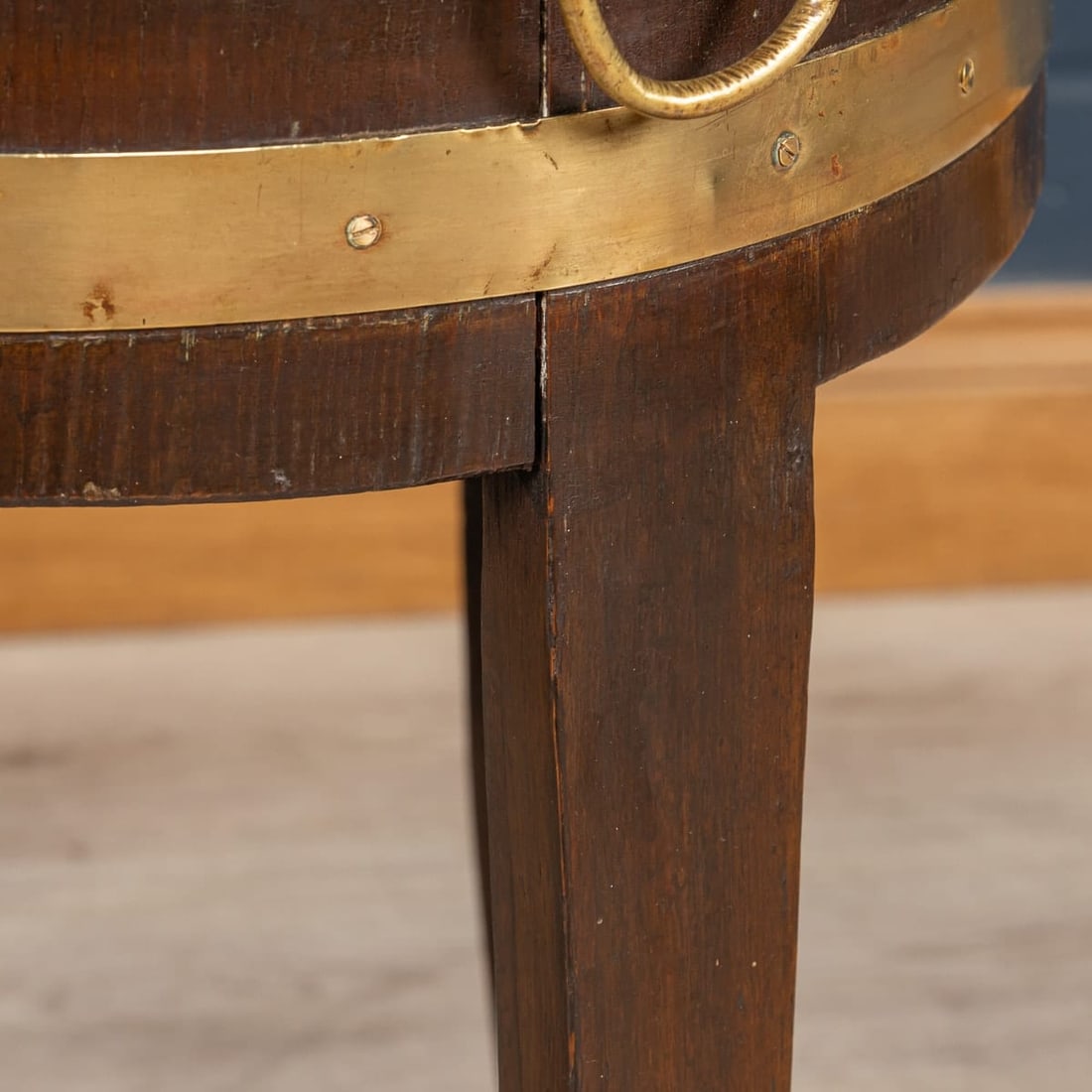 A MID 20thC ENGLISH OAK & BRASS BOUND JARDINIERE c.1940 - 13