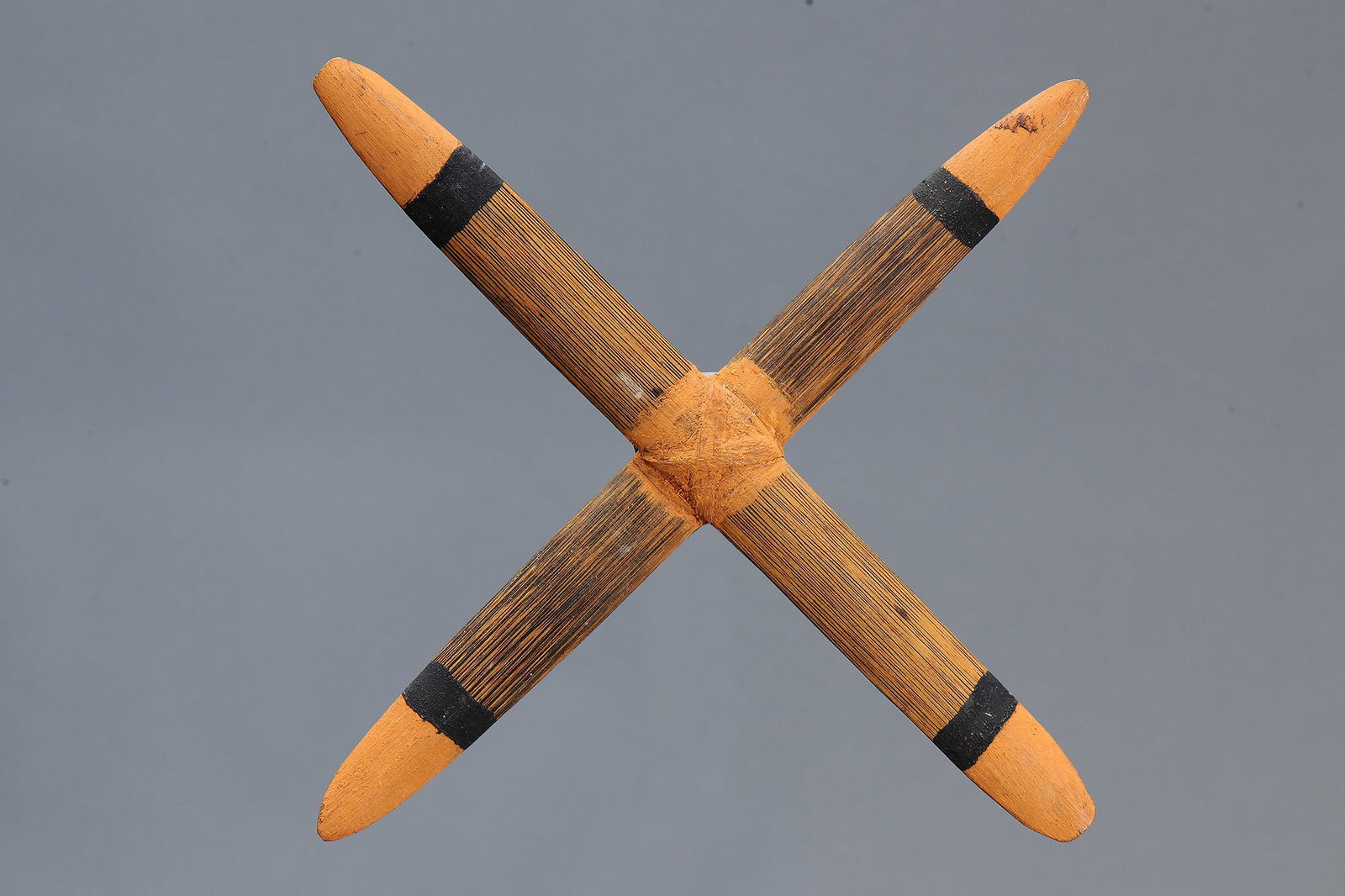 RAINFOREST CROSS BOOMERANG, QUEENSLAND (1 of 2)