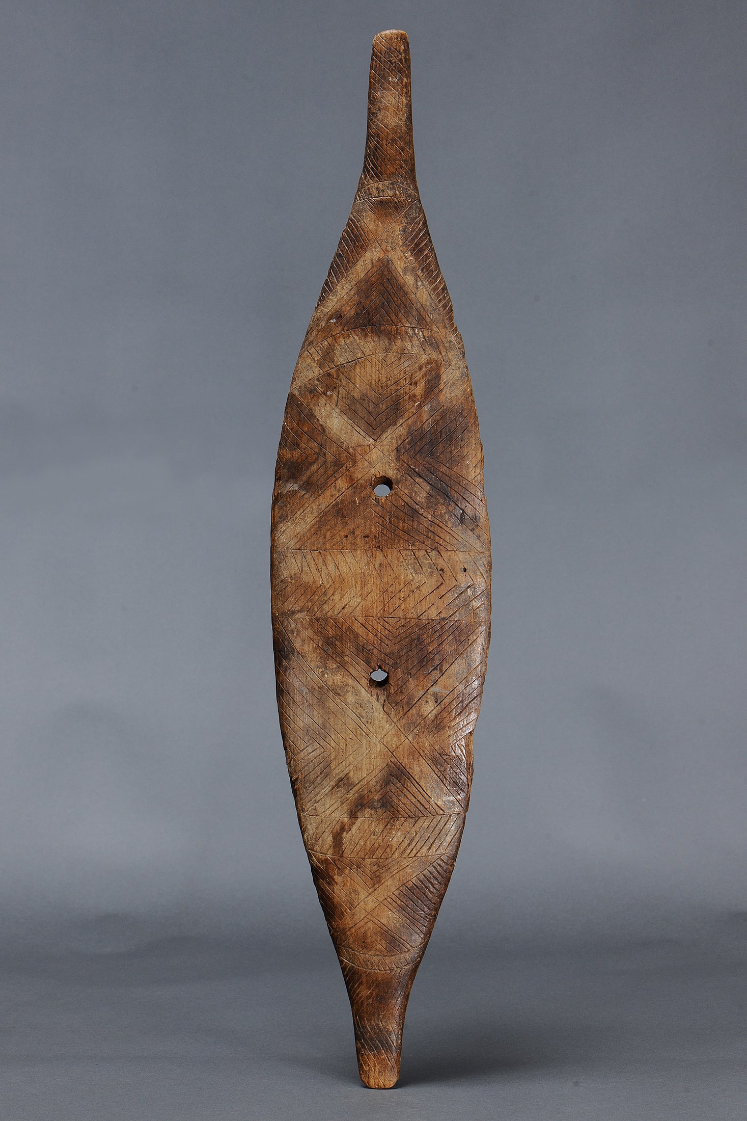 RARE EARLY BROAD SHIELD, MURRAY RIVER, NEW SOUTH WALES (1 of 6)